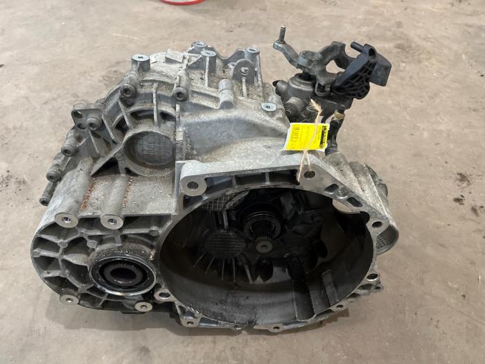 Gebruikte Versnellingsbak Volkswagen Sharan (7N) 2.0 TDI 16V Prijs € 450,00 Margeregeling aangeboden door F. van den Mosselaar autodemontage