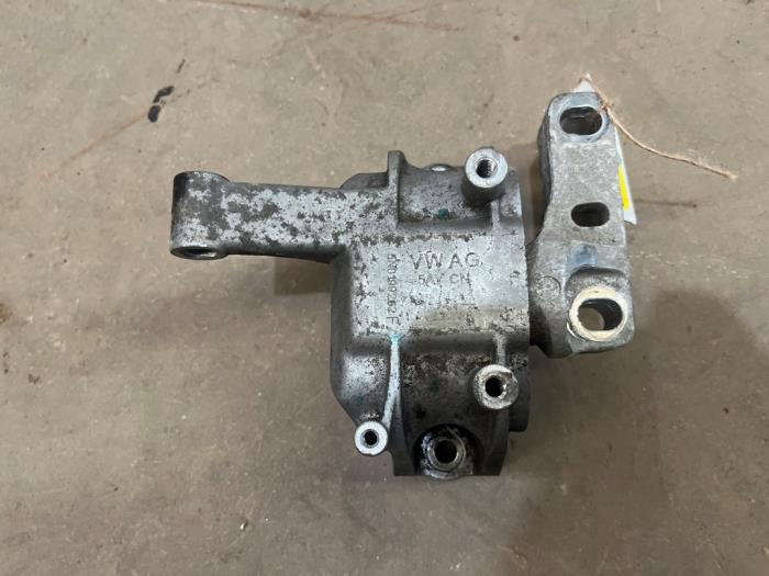Gebruikte Motorsteun Volkswagen Sharan (7N) 2.0 TDI 16V Prijs € 15,00 Margeregeling aangeboden door F. van den Mosselaar autodemontage