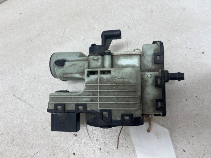 Gebruikte Pomp adblue Volkswagen Sharan (7N) 2.0 TDI 16V Prijs € 150,00 Margeregeling aangeboden door F. van den Mosselaar autodemontage