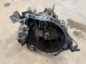Gebruikte Versnellingsbak Peugeot 308 (4A/C) 1.4 VTI 16V Prijs € 175,00 Margeregeling aangeboden door F. van den Mosselaar autodemontage