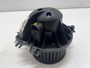 Gebruikte Chaufage Ventilatiemotor BMW Mini One/Cooper (R50) 1.6 16V Cooper Prijs € 25,00 Margeregeling aangeboden door F. van den Mosselaar autodemontage