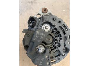 Alternator van een Seat Ibiza IV (6J5) 1.9 TDI 90 2008