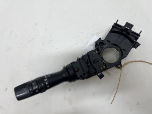 Gebruikte Pinker Schakelaar Kia Venga 1.4 CRDi 16V Prijs € 15,00 Margeregeling aangeboden door F. van den Mosselaar autodemontage