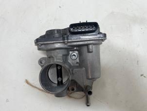 Gebruikte Gasklephuis Peugeot 108 1.0 12V Prijs € 25,00 Margeregeling aangeboden door F. van den Mosselaar autodemontage