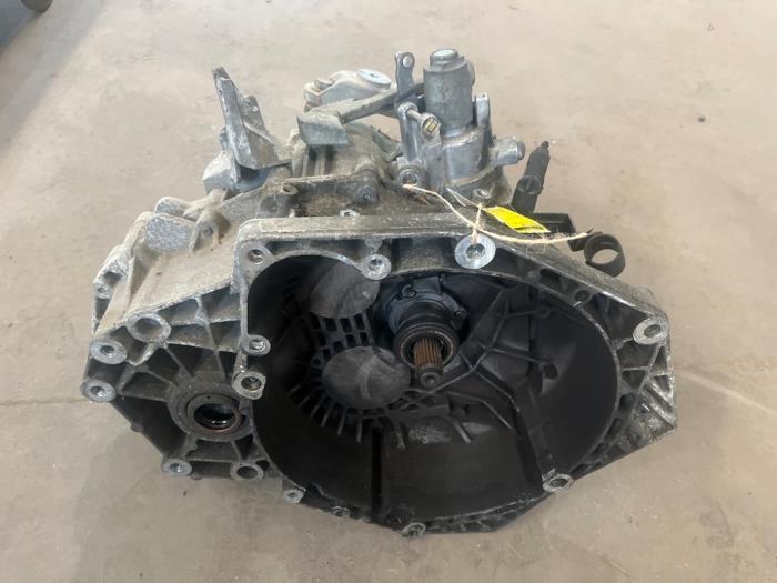 Gebruikte Versnellingsbak Opel Insignia 2.0 CDTI 16V 130 Ecotec Prijs € 200,00 Margeregeling aangeboden door F. van den Mosselaar autodemontage