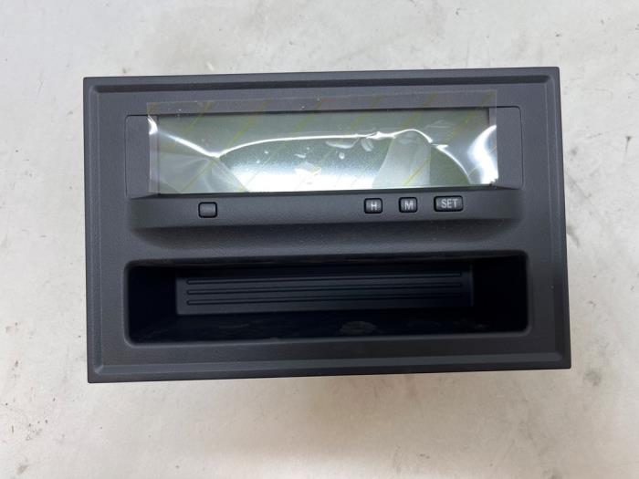 Gebruikte Display Interieur Mitsubishi Grandis (NA) 2.0 DI-D 16V Prijs € 25,00 Margeregeling aangeboden door F. van den Mosselaar autodemontage