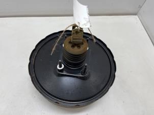 Gebruikte Rembekrachtiger Hyundai Tucson (JM) 2.0 CRDi 16V 4x2 Prijs € 35,00 Margeregeling aangeboden door F. van den Mosselaar autodemontage