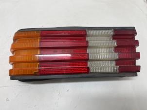 Gebruikte Achterlicht rechts Mercedes S (W126) 380 SE,SEL Prijs € 50,00 Margeregeling aangeboden door F. van den Mosselaar autodemontage