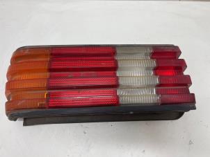 Gebruikte Achterlicht links Mercedes S (W126) 380 SE,SEL Prijs € 50,00 Margeregeling aangeboden door F. van den Mosselaar autodemontage