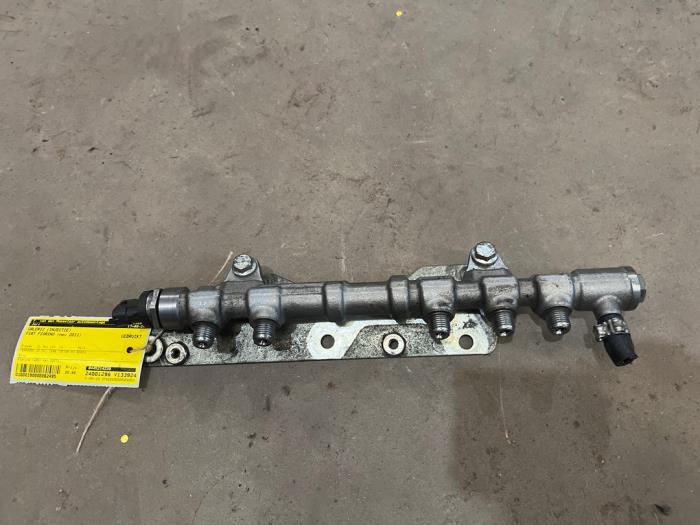 Gebruikte Injector brug Fiat Fiorino (225) 1.3 JTD 16V Multijet Prijs € 20,00 Margeregeling aangeboden door F. van den Mosselaar autodemontage