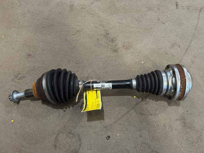 Gebruikte Aandrijfas links-voor Audi A3 Limousine (8YS) 2.0 30 TDI 16V Prijs € 70,00 Margeregeling aangeboden door F. van den Mosselaar autodemontage
