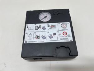 Gebruikte Bandenpomp Audi A3 Limousine (8YS) 2.0 30 TDI 16V Prijs € 25,00 Margeregeling aangeboden door F. van den Mosselaar autodemontage