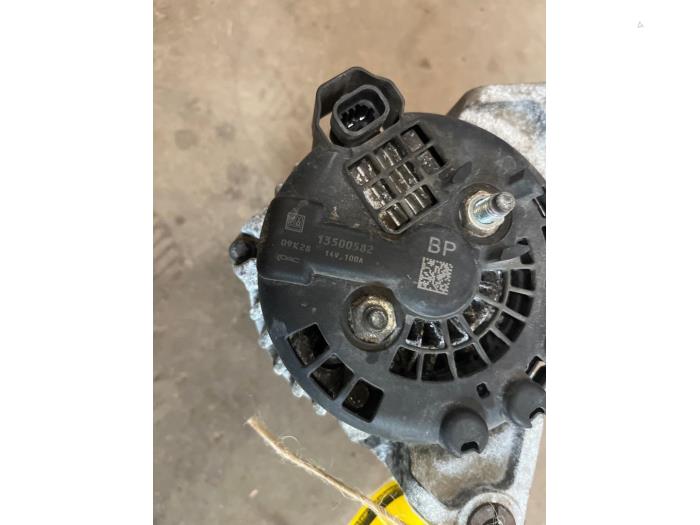 Dynamo van een Opel Astra J (PC6/PD6/PE6/PF6) 1.4 Turbo 16V 2010
