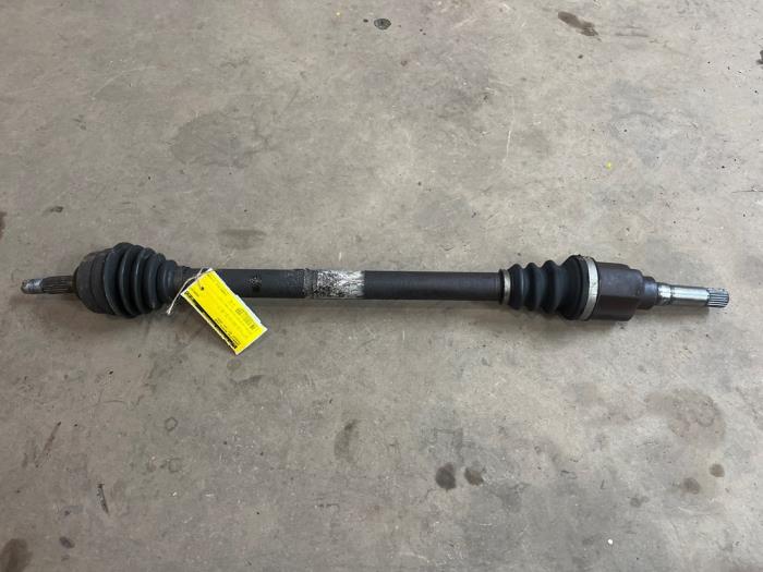 Gebruikte Steekas rechts-voor Peugeot 207/207+ (WA/WC/WM) 1.4 16V VTi Prijs € 35,00 Margeregeling aangeboden door F. van den Mosselaar autodemontage