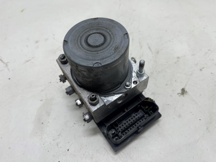 Gebruikte ABS Pomp Peugeot 308 (4A/C) 1.4 VTI 16V Prijs € 20,00 Margeregeling aangeboden door F. van den Mosselaar autodemontage