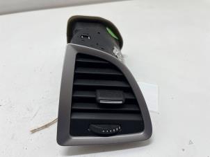 Gebruikte Luchtrooster Dashboard Opel Astra J (PC6/PD6/PE6/PF6) 1.4 Turbo 16V Prijs € 10,00 Margeregeling aangeboden door F. van den Mosselaar autodemontage