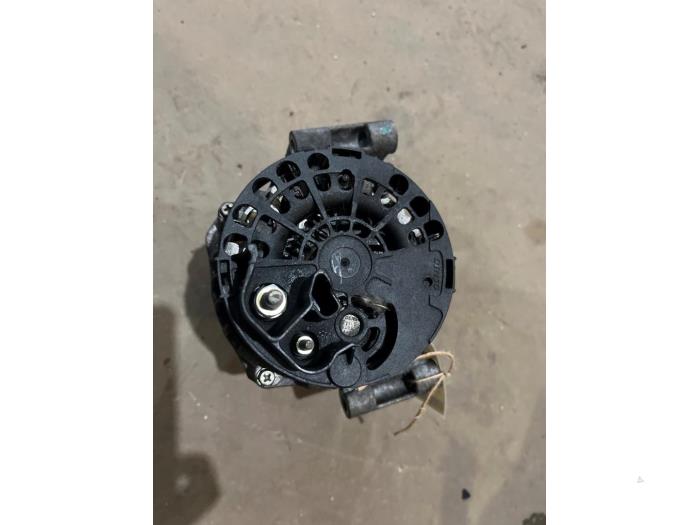 Dynamo van een Fiat Doblo Cargo (263) 1.3 MJ 16V Euro 4 2012