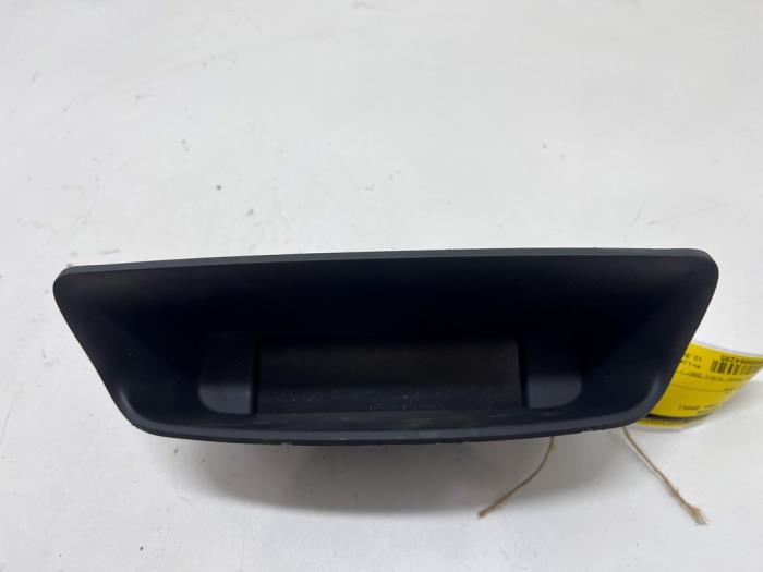 Gebruikte Display Interieur Peugeot 308 SW (4E/H) 1.6 VTI 16V Prijs € 10,00 Margeregeling aangeboden door F. van den Mosselaar autodemontage