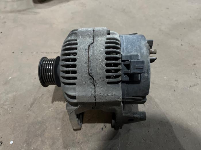 Gebruikte Dynamo Volkswagen Golf III (1H1) 1.6 CL Prijs € 20,00 Margeregeling aangeboden door F. van den Mosselaar autodemontage