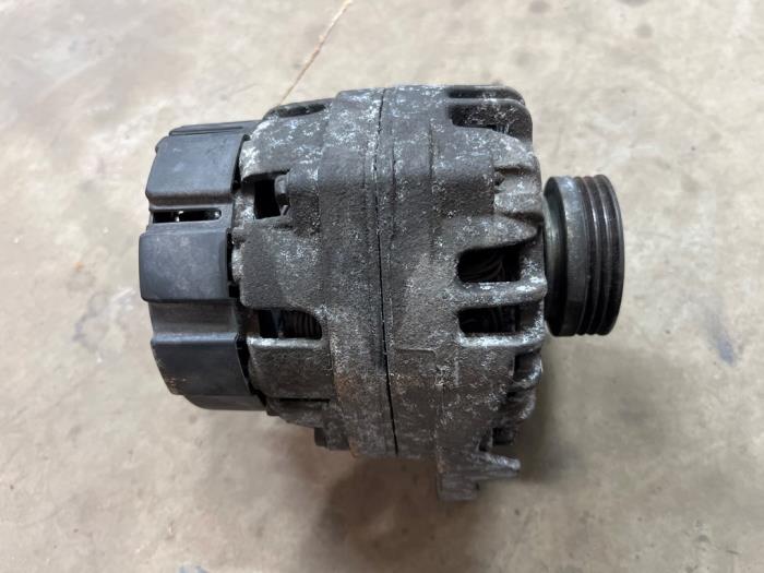 Gebruikte Dynamo Renault Clio II (BB/CB) 1.2 Prijs € 25,00 Margeregeling aangeboden door F. van den Mosselaar autodemontage