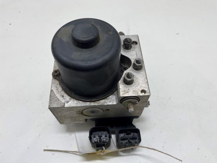 Gebruikte ABS Pomp Toyota Celica (ZZT230/231) 1.8 16V VVTL-i TS Prijs € 20,00 Margeregeling aangeboden door F. van den Mosselaar autodemontage