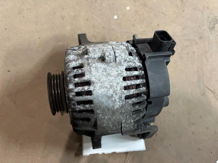 Gebruikte Dynamo Nissan Micra (K12) 1.2 16V Prijs € 35,00 Margeregeling aangeboden door F. van den Mosselaar autodemontage
