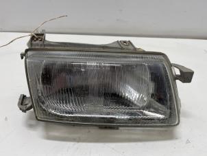 Gebruikte Koplamp rechts Opel Astra F (53/54/58/59) 1.6i Prijs € 15,00 Margeregeling aangeboden door F. van den Mosselaar autodemontage