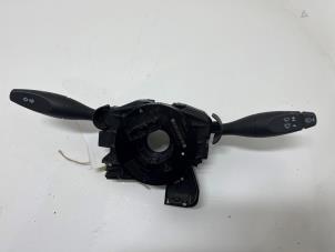 Gebruikte Licht + Raw Schakelaar Ford Fiesta 5 (JD/JH) 1.25 16V Prijs € 25,00 Margeregeling aangeboden door F. van den Mosselaar autodemontage