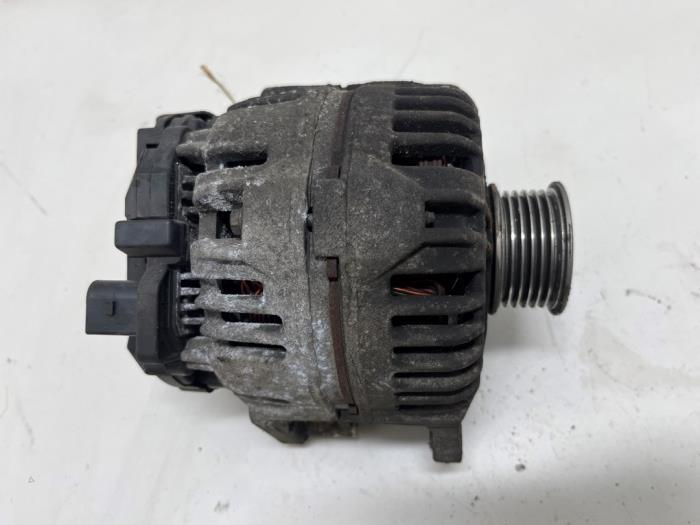 Gebruikte Dynamo Volkswagen Golf V (1K1) 1.6 FSI 16V Prijs € 35,00 Margeregeling aangeboden door F. van den Mosselaar autodemontage