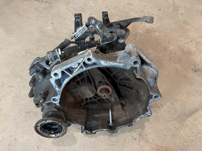 Gebruikte Versnellingsbak Volkswagen Fox (5Z) 1.2 Prijs € 150,00 Margeregeling aangeboden door F. van den Mosselaar autodemontage