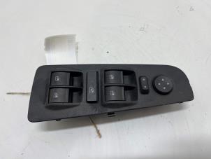 Gebruikte Ruit schakelaar elektrisch Fiat Bravo (198A) 1.9 JTD Multijet Prijs € 15,00 Margeregeling aangeboden door F. van den Mosselaar autodemontage