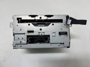 Gebruikte Radio Infiniti FX (S50) 35 3.5i 24V AWD Prijs € 25,00 Margeregeling aangeboden door F. van den Mosselaar autodemontage