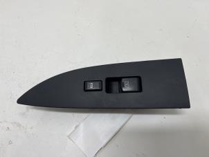Gebruikte Elektrisch Raam Schakelaar Infiniti FX (S50) 35 3.5i 24V AWD Prijs € 15,00 Margeregeling aangeboden door F. van den Mosselaar autodemontage
