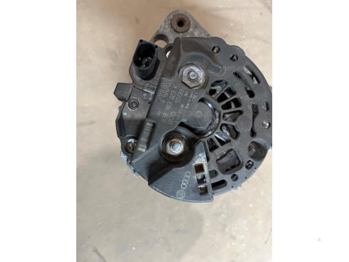 Dynamo van een Seat Ibiza III (6L1) 1.4 16V 100 2003