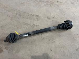 Gebruikte Aandrijfas rechts-voor Volkswagen Passat Variant (3C5) 2.0 TDI 140 Prijs € 35,00 Margeregeling aangeboden door F. van den Mosselaar autodemontage