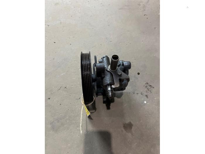 Gebruikte Servopomp Mitsubishi Space Star (DG) 1.3 16V Prijs € 25,00 Margeregeling aangeboden door F. van den Mosselaar autodemontage