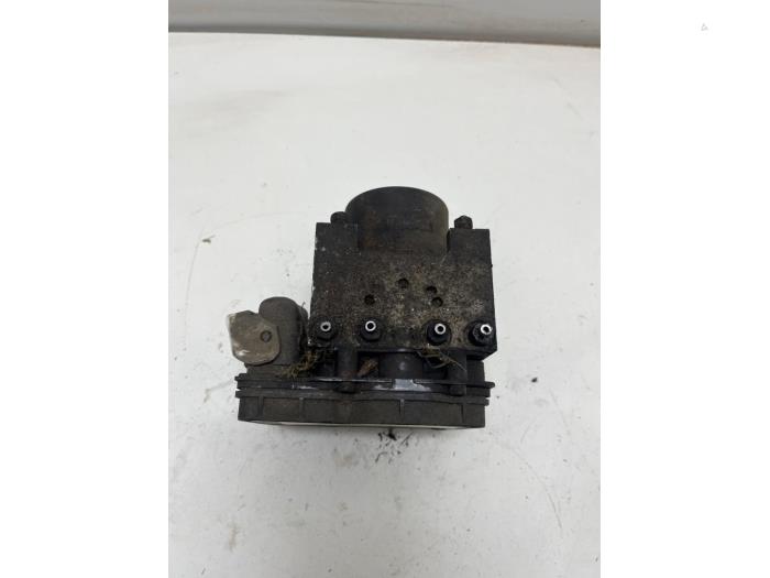 ABS Pomp van een Mazda 6 (GG12/82) 2.0 CiDT HP 16V 2002