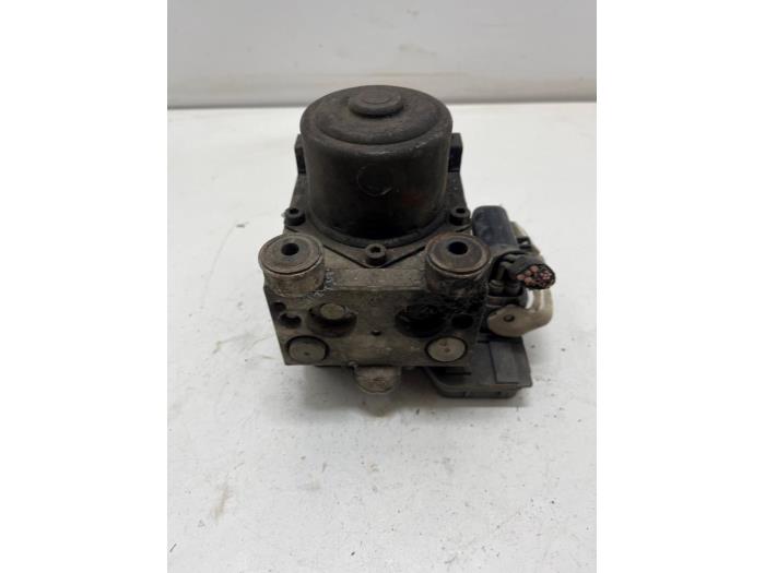 ABS Pomp van een Mazda 6 (GG12/82) 2.0 CiDT HP 16V 2002