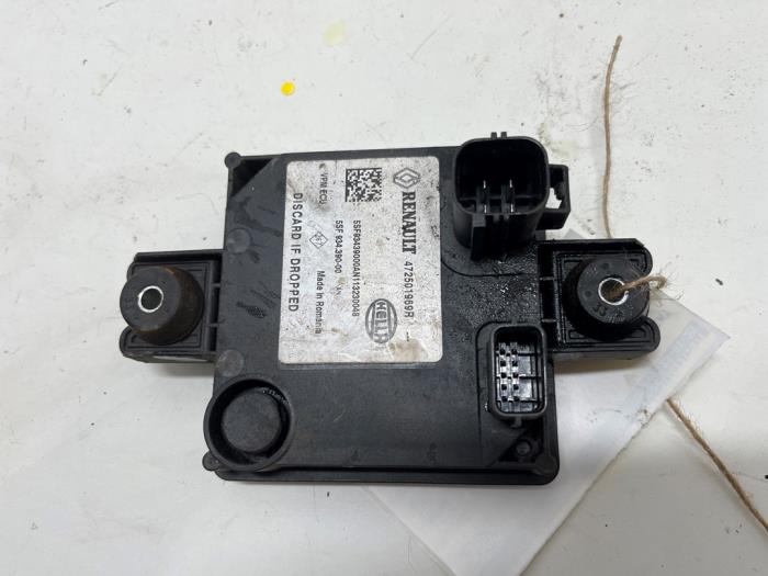 Gebruikte Computer Diversen Renault Kangoo Express (FW) ZE Prijs € 45,00 Margeregeling aangeboden door F. van den Mosselaar autodemontage