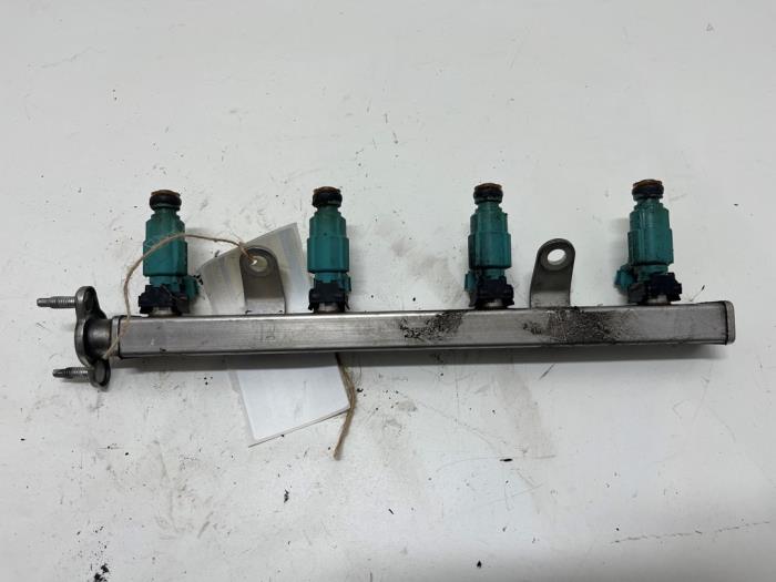 Gebruikte Verstuiver brug Hyundai i20 1.2i 16V Prijs € 25,00 Margeregeling aangeboden door F. van den Mosselaar autodemontage