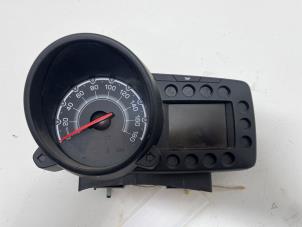 Gebruikte Kilometerteller KM Chevrolet Spark (M300) 1.0 16V Bifuel Prijs € 25,00 Margeregeling aangeboden door F. van den Mosselaar autodemontage