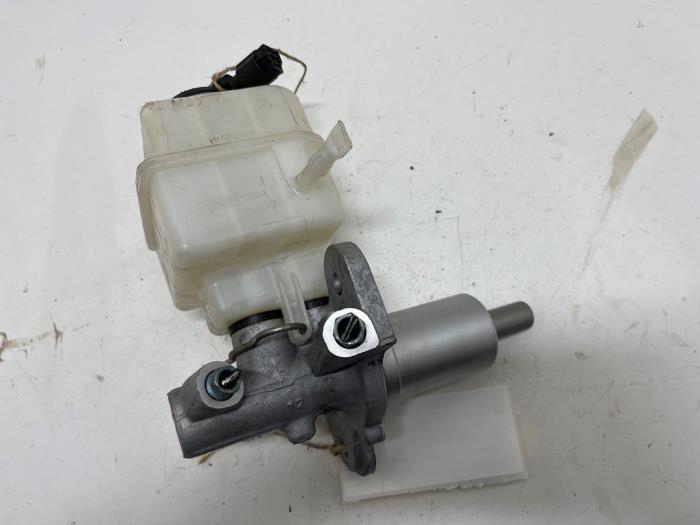 Gebruikte Hoofdremcilinder BMW 5 serie (F10) 523i 24V Prijs € 25,00 Margeregeling aangeboden door F. van den Mosselaar autodemontage