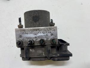 Gebruikte ABS Pomp Renault Clio III (BR/CR) 1.4 16V Prijs € 15,00 Margeregeling aangeboden door F. van den Mosselaar autodemontage