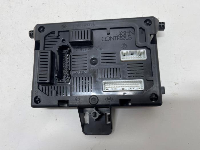 Gebruikte Bodycontrol Module Renault Clio III (BR/CR) 1.4 16V Prijs € 25,00 Margeregeling aangeboden door F. van den Mosselaar autodemontage