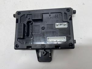 Gebruikte Computer Body Control Renault Clio III (BR/CR) 1.4 16V Prijs € 40,00 Margeregeling aangeboden door F. van den Mosselaar autodemontage