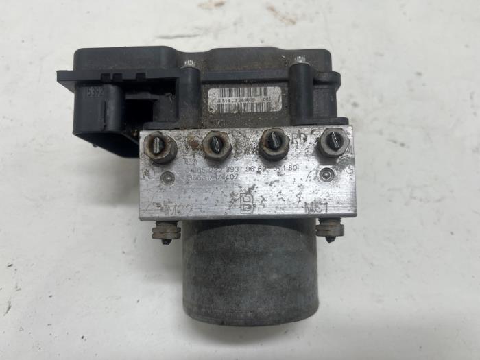 Gebruikte ABS Pomp Peugeot 308 (4A/C) 1.6 VTI 16V Prijs € 20,00 Margeregeling aangeboden door F. van den Mosselaar autodemontage
