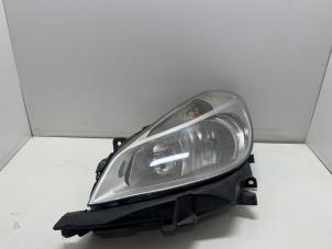 Gebruikte Linker Koplamp Renault Clio III (BR/CR) 1.5 dCi 70 Prijs € 35,00 Margeregeling aangeboden door F. van den Mosselaar autodemontage