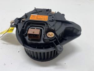 Gebruikte Kachel Ventilatiemotor Audi A4 Avant (B7) 2.0 TDI 16V Prijs € 25,00 Margeregeling aangeboden door F. van den Mosselaar autodemontage