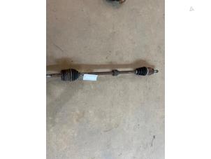 Gebruikte Steekas rechts-voor Mitsubishi Colt (Z2/Z3) 1.3 16V Prijs € 35,00 Margeregeling aangeboden door F. van den Mosselaar autodemontage