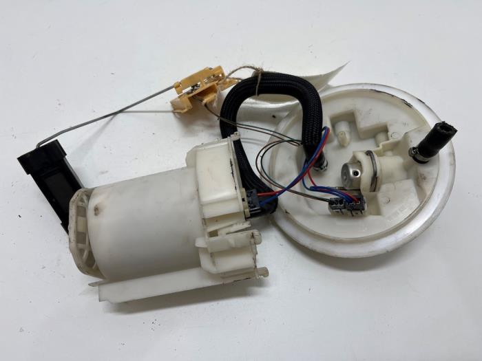 Gebruikte Tank element Pomp Opel Vectra C 2.2 16V Prijs € 35,00 Margeregeling aangeboden door F. van den Mosselaar autodemontage